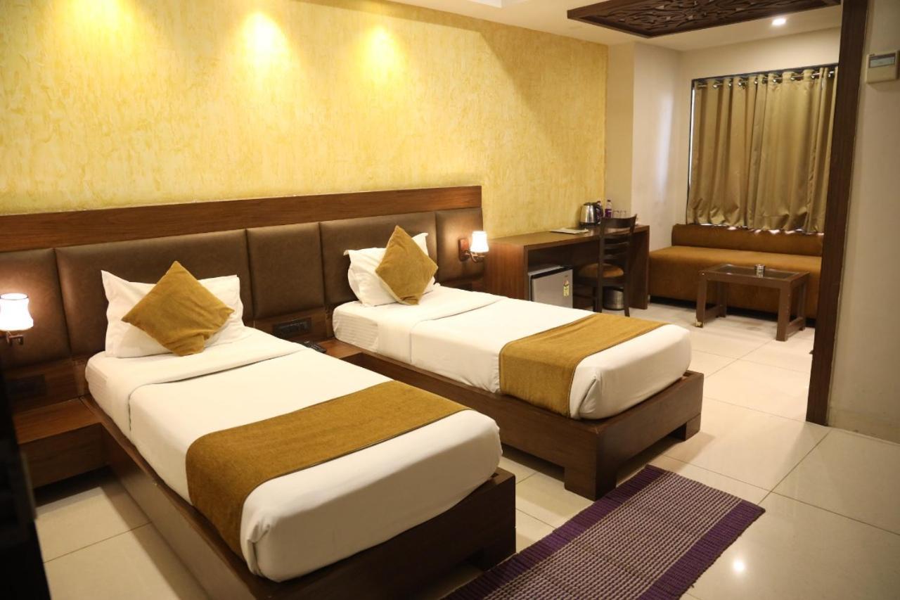 Hotel La Pearl Naiapura Extérieur photo
